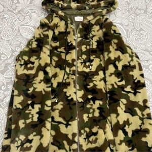 Camouflage zip up thick fur jacket